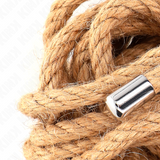 Hanfseil mit Metallkappe